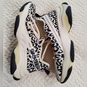 Steve Madden Maxima Black and White Patterned Sneakers